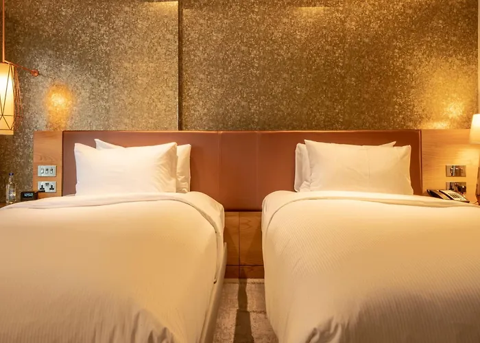 Lincoln Plaza Hotel London, Curio Collection By Hilton